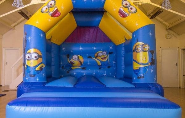 Minions Deluxe Castle