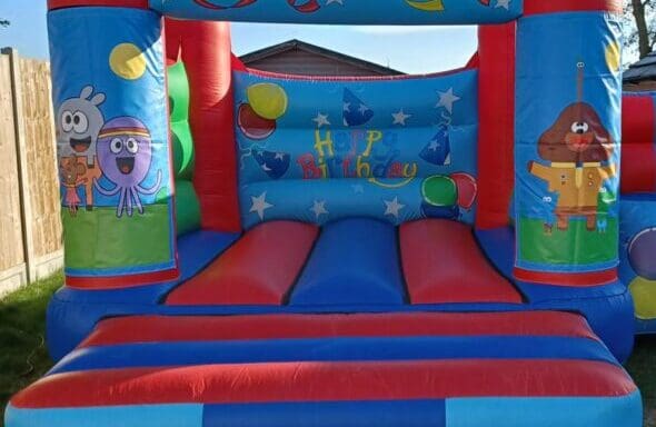 Hey Duggee Velcro Castle With Slide – Changeable Themes