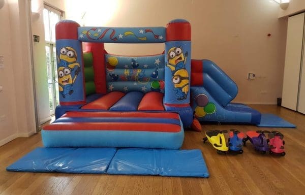 Minions Velcro Castle With Slide – Changeable Themes